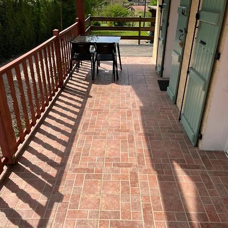 Logement Vic-Fezensac Bagian luar foto