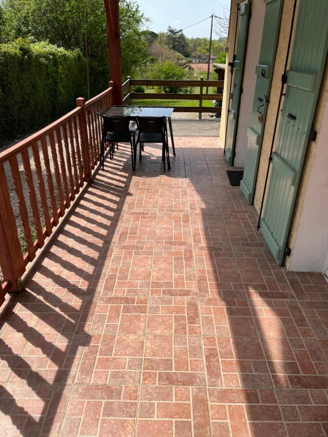 Logement Vic-Fezensac Bagian luar foto